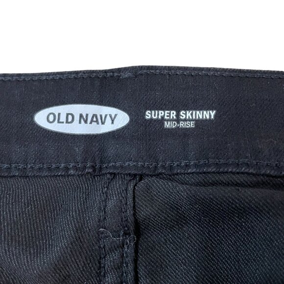 Old Navy Women's Super Skinny Mid-Rise Jeans Size 6 Black Measuring 30x28 - Picture 3 of 4